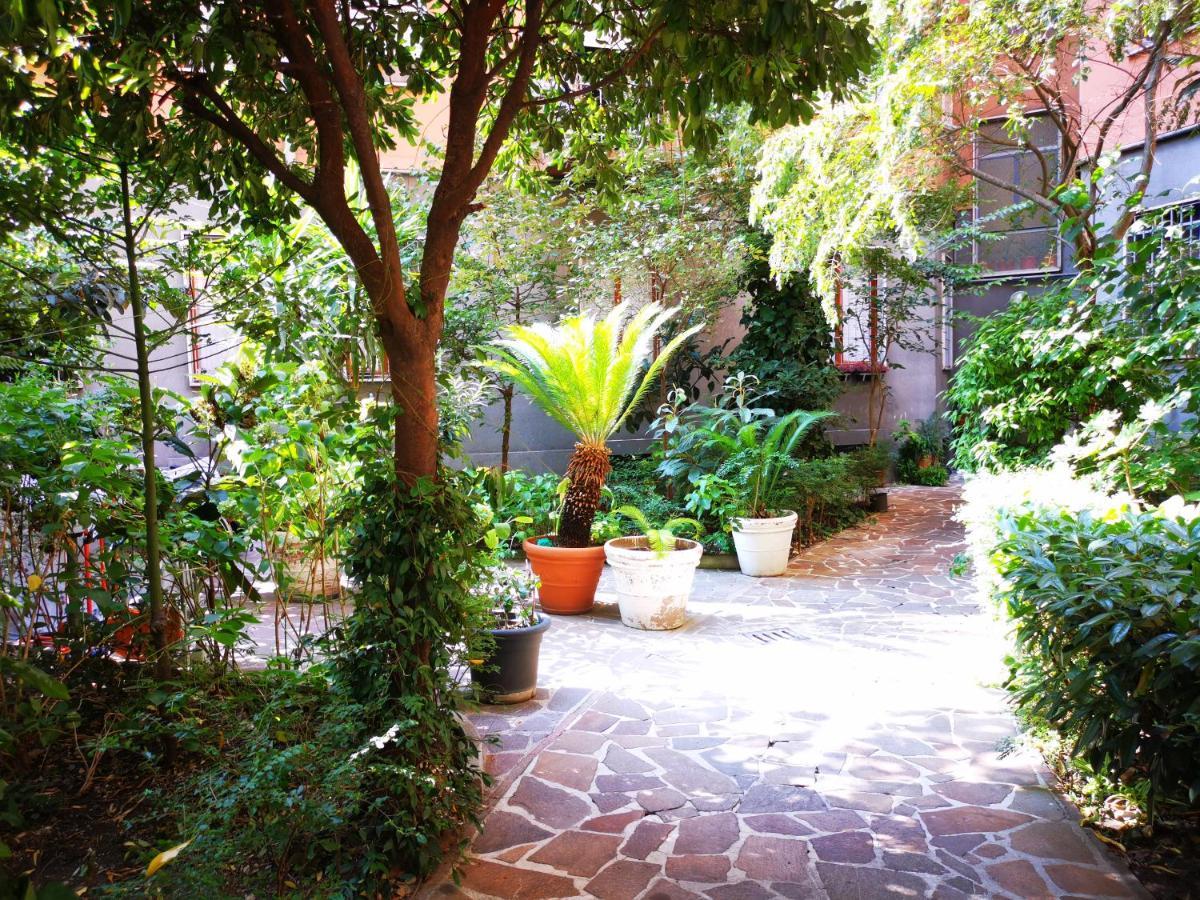 Spacious Apartment 50 Meters From The Metro Milan Bagian luar foto