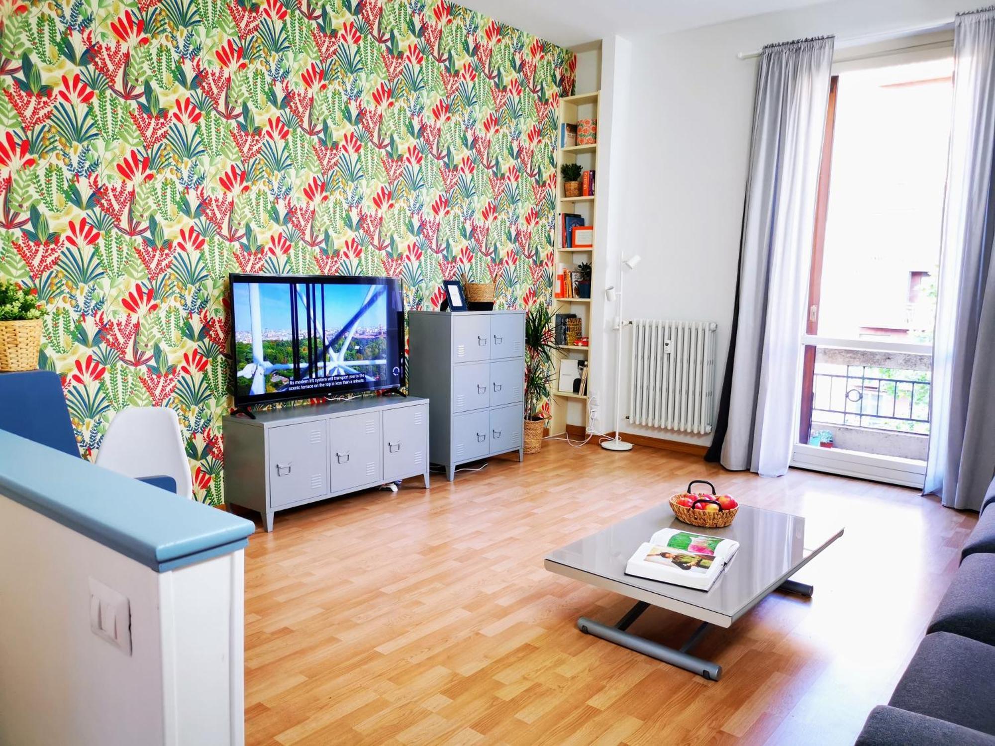 Spacious Apartment 50 Meters From The Metro Milan Bagian luar foto