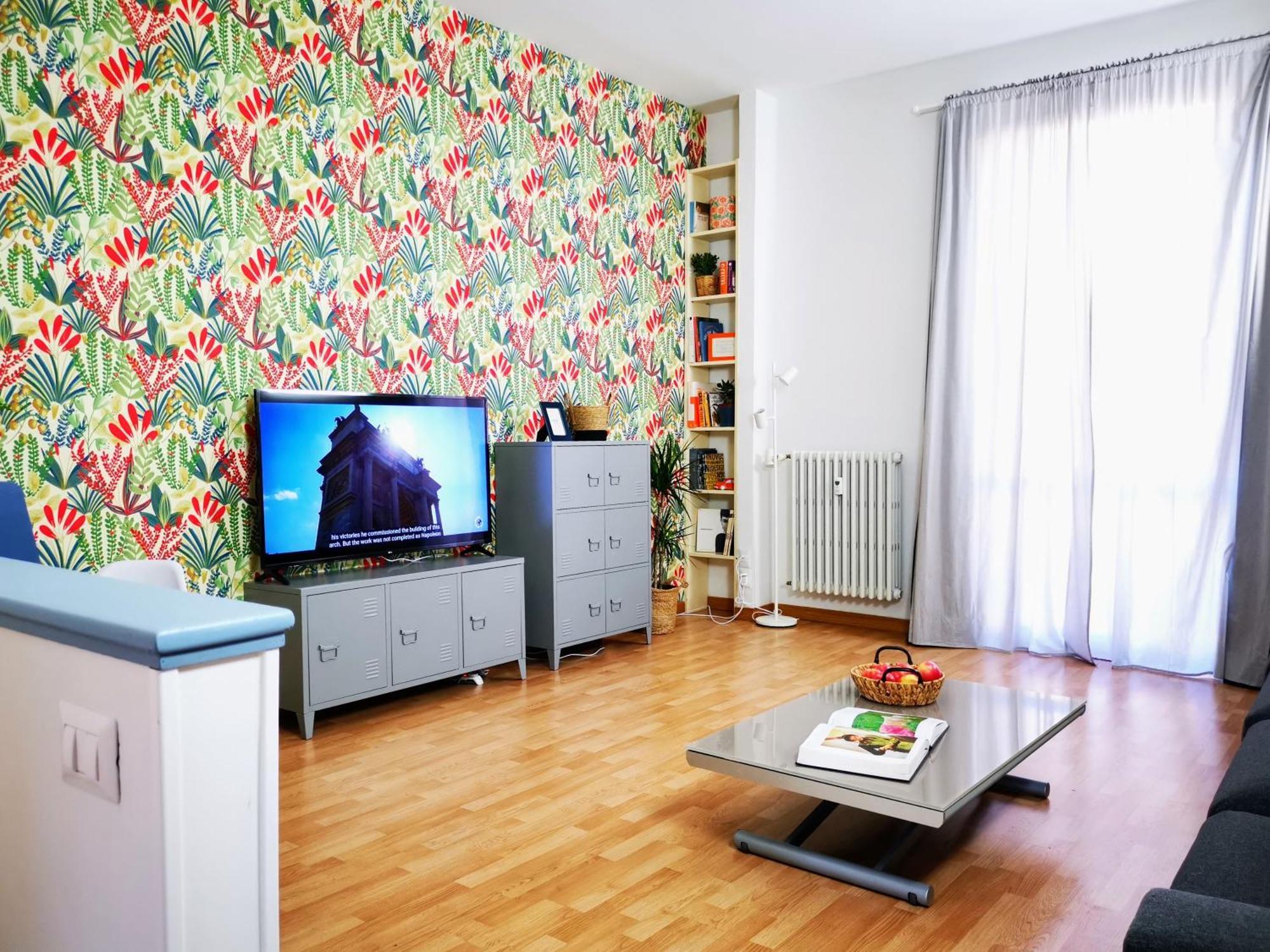Spacious Apartment 50 Meters From The Metro Milan Bagian luar foto