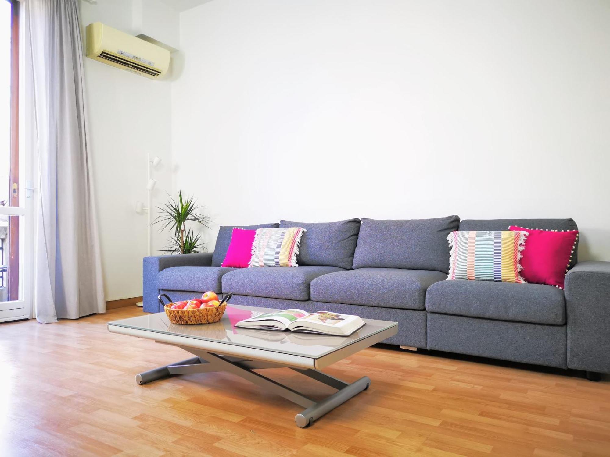 Spacious Apartment 50 Meters From The Metro Milan Bagian luar foto