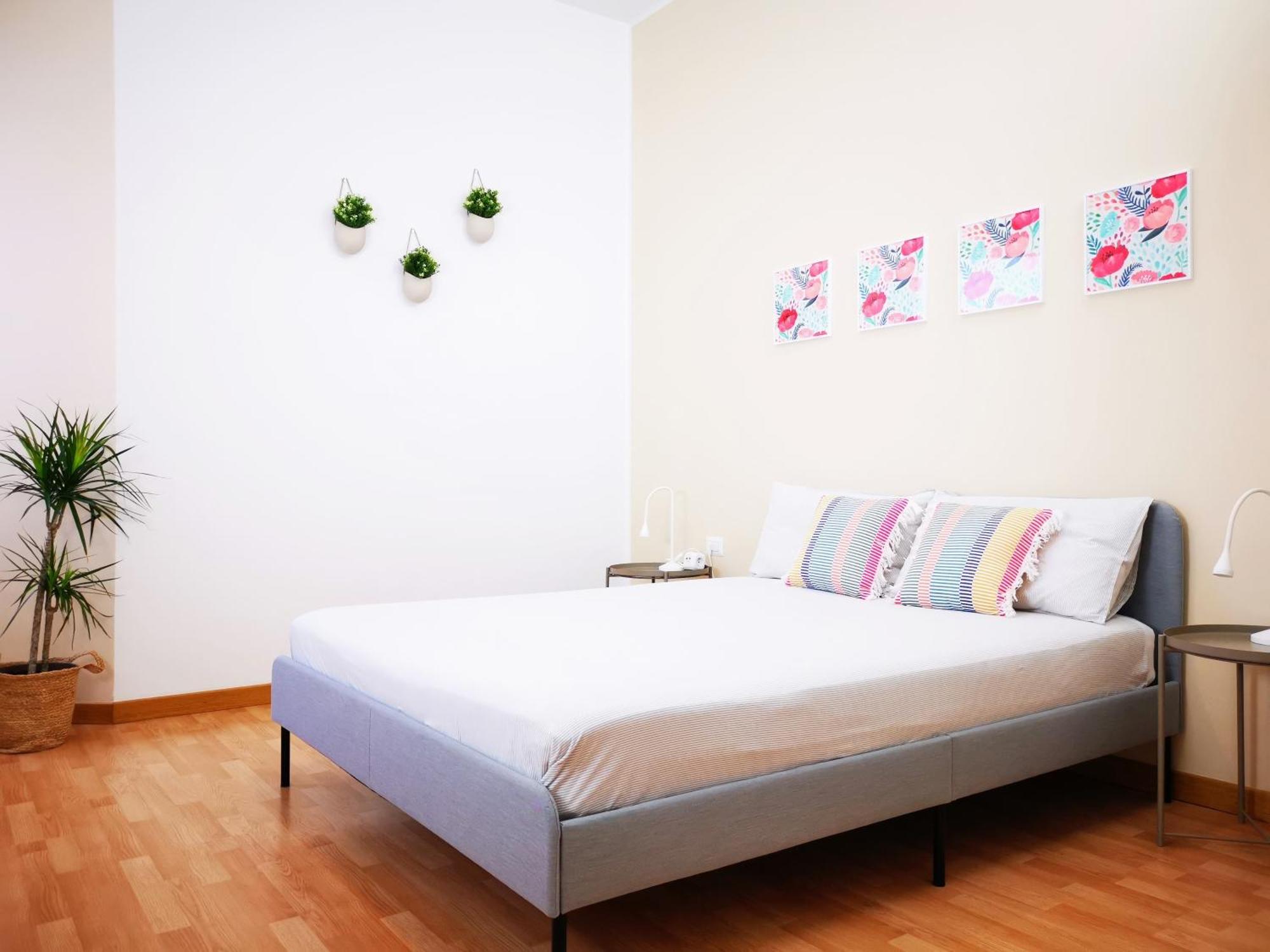 Spacious Apartment 50 Meters From The Metro Milan Bagian luar foto