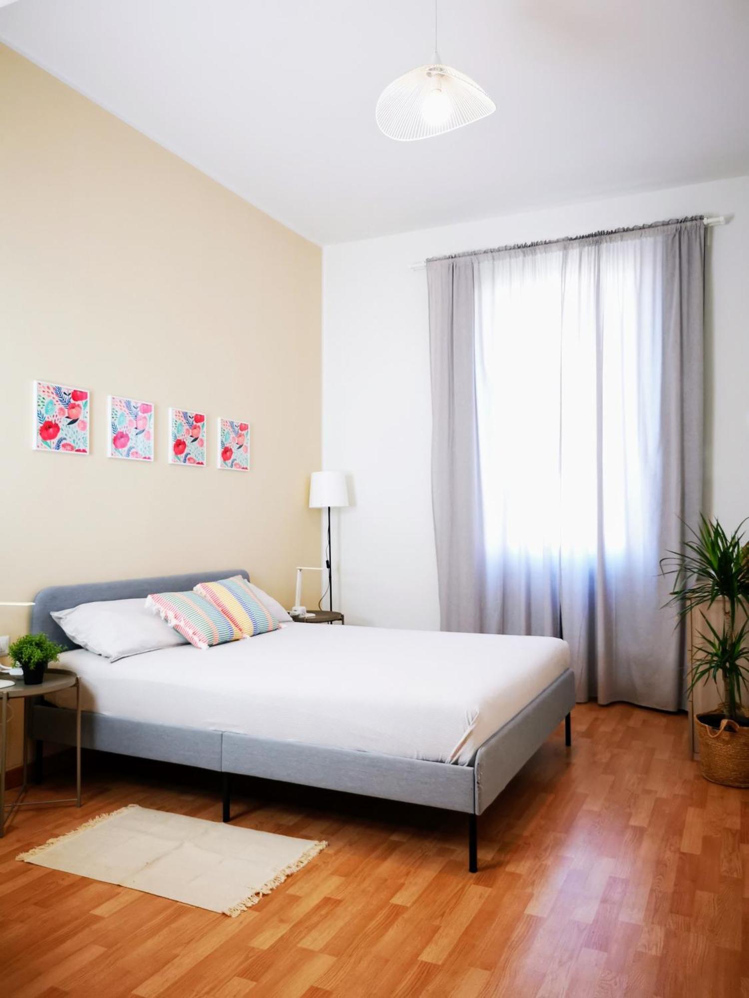 Spacious Apartment 50 Meters From The Metro Milan Bagian luar foto